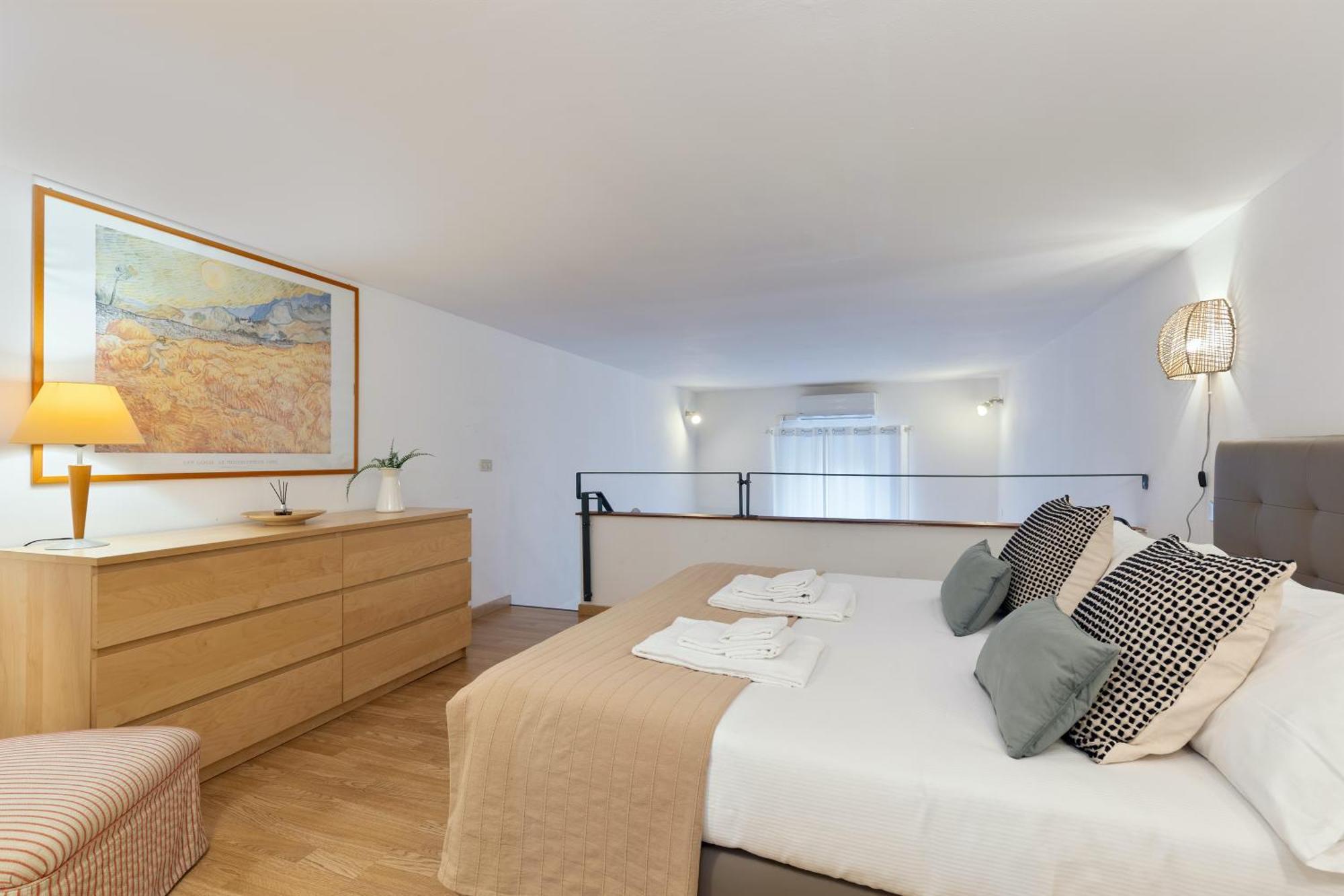 Apartment As Feel - Designer Two-level In The Heart Of Trastevere *